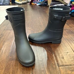 Hunter Original Refined Short Rain Boots Black Women’s size 5